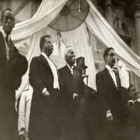 Panama: Roosevelt, C1906. Npresident Theodore Roosevelt i Panamski predsjednik Manuel Amador Guerrero tijekom