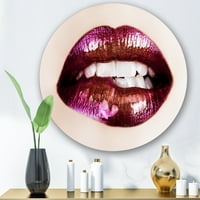 Dizajnerska umjetnost Izbliza ljubičastih ženskih usana Moderni kružni metalni zidni umjetnički disk od 23