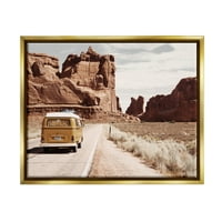 Stupell Industries Desert Cliffs Road Trip Van Transport Fotografija Zlatna floater uokvirena umjetnička print