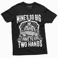 Muška smiješna majica za ribolov mine je toliko velika da moram koristiti majicu obje ruke