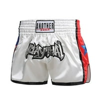 Drugi boksač koristi muai Tai bokserske kratke hlače koje dišu za borbu s kickboksom